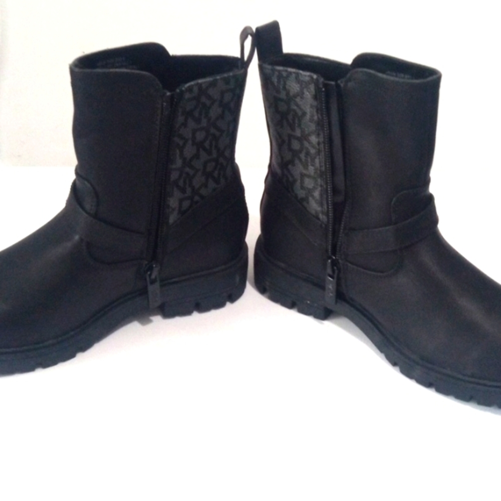 DKNY GIRLS BLACK MOTO ANKLE BOOTS WITH SILVER BUCKLE SIZE 2 NWOT - Picture 6 of 8